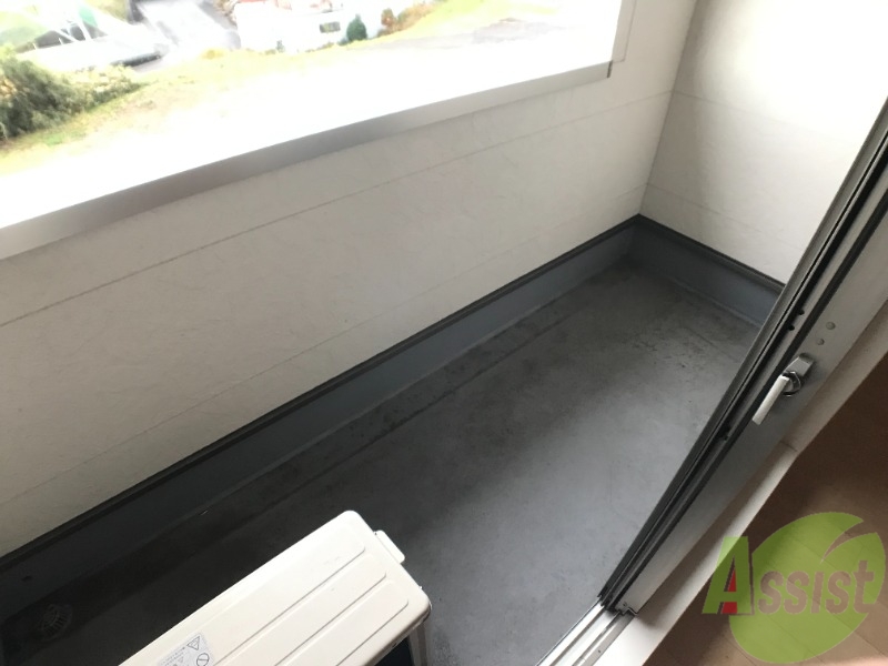 バルコニー　バルコニーは幅もしっかりあって洗濯物がはかどりそうですね。