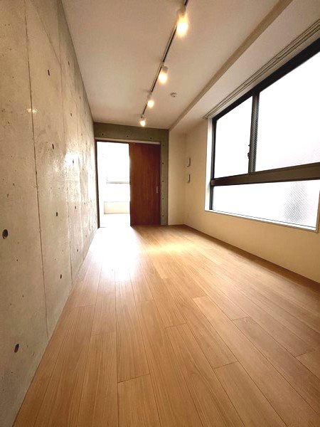 居室・リビング　室内写真は同タイプ別号室です