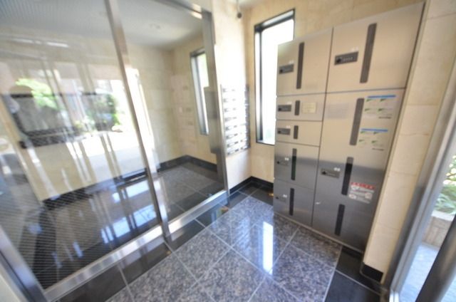 ロビー　オートロック