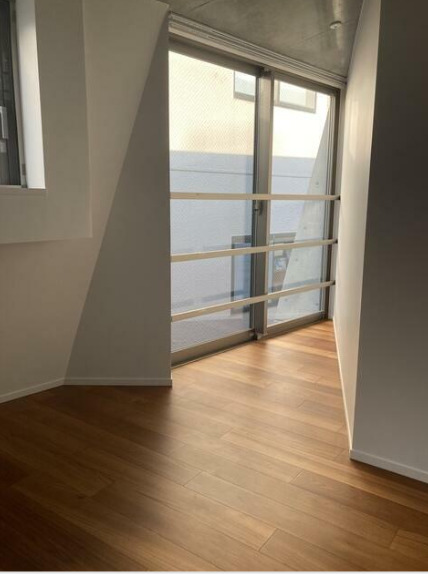 居室・リビング　リビングを別角度から