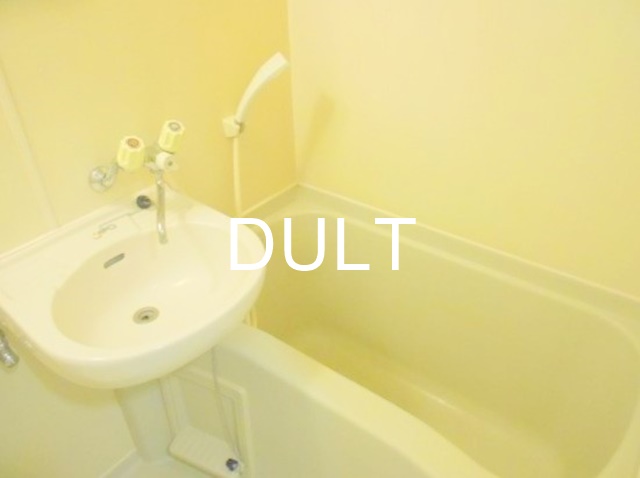 バス・シャワールーム　バスルームです。