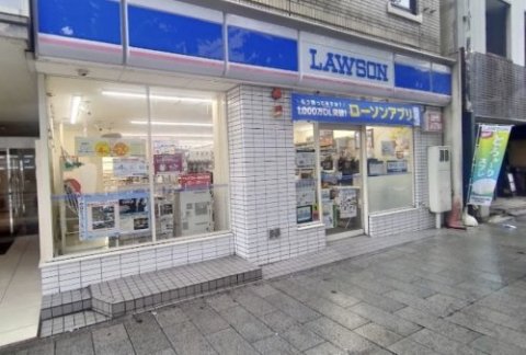 コンビニ　ローソン 新栄町三丁目店（コンビニ）まで439m