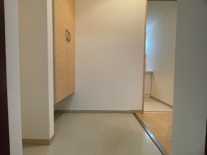 玄関　玄関の様子です。明るい印象ですね。気分もあがりそう。