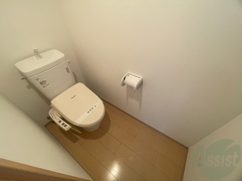 トイレ　こちらはトイレです。清潔感があり、安心して使用できます。