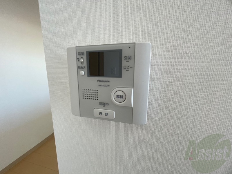 セキュリティ　ＴＶモニター付インターホンです。来客者の顔が見えるので安心！