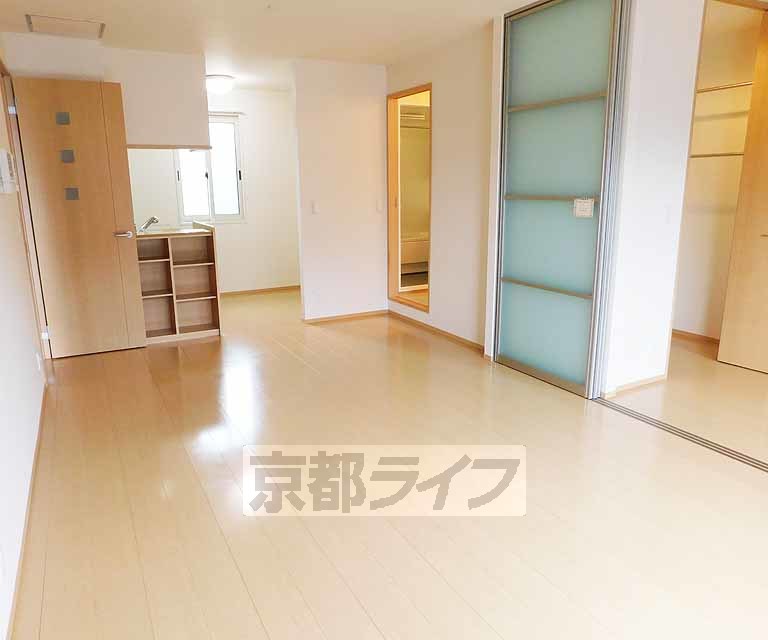 居室・リビング　お部屋の仕切りは、壁にスッポリ～！