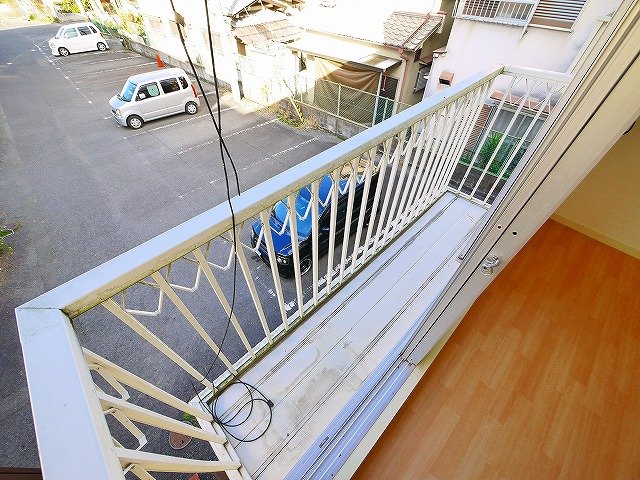 バルコニー　開放的で明るい空間を演出してくれるバルコニーです