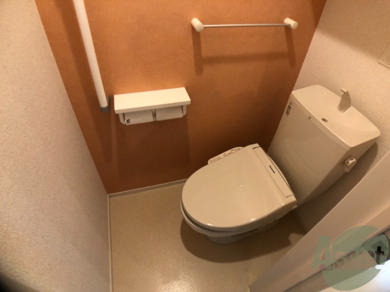 トイレ　ウォシュレット付きのトイレです。シャワートイレは日本の宝。
