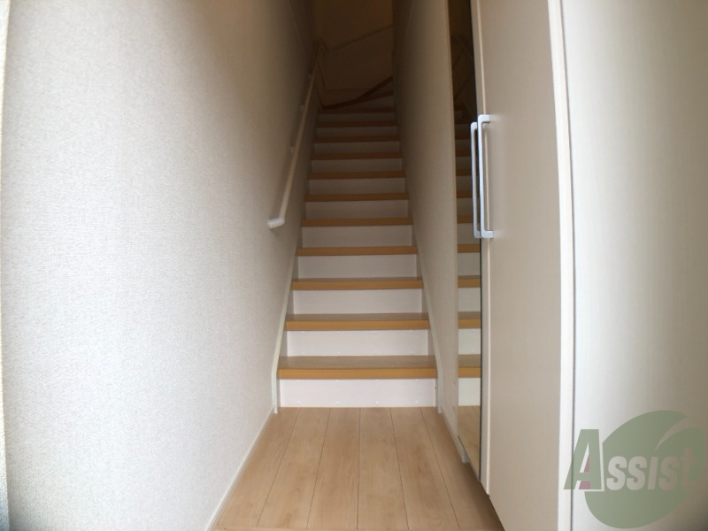 玄関　玄関からの様子を撮影してみました。動線になります。