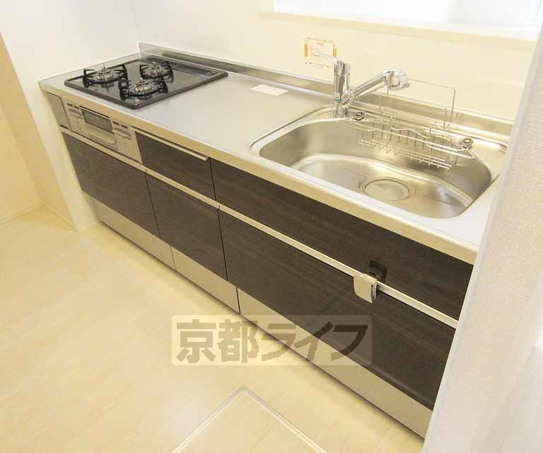 キッチン　広々としたキッチンで料理が捗ります！