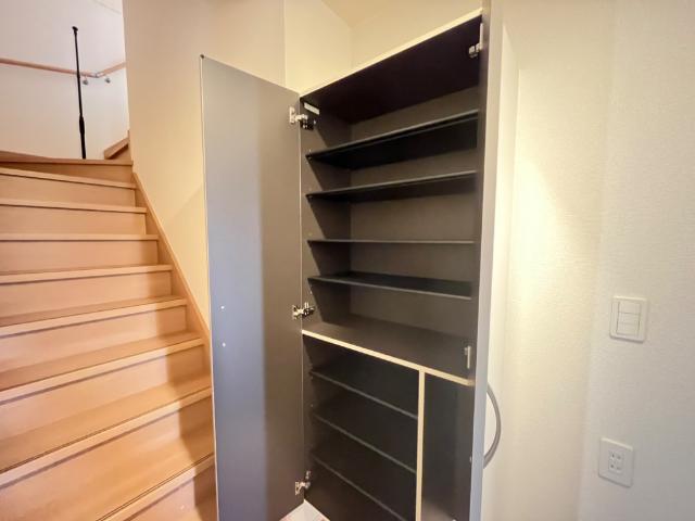 収納　シューズボックス