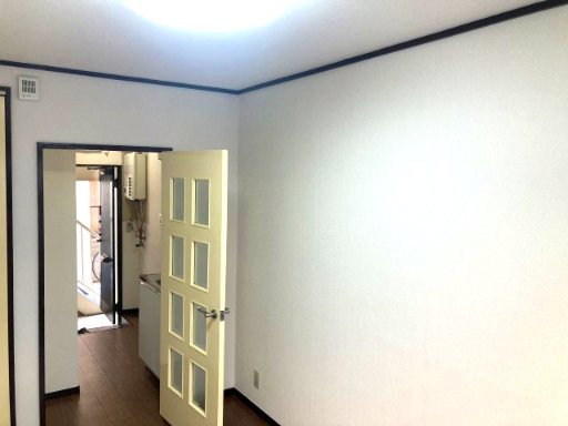 居室・リビング　※写真は別室です