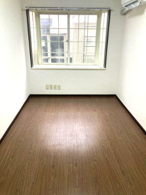 居室・リビング　※写真は別室です