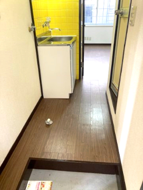 玄関　※写真は別室です