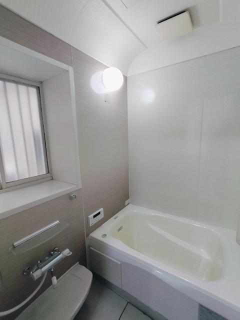 バス・シャワールーム　窓付　追い焚き機能