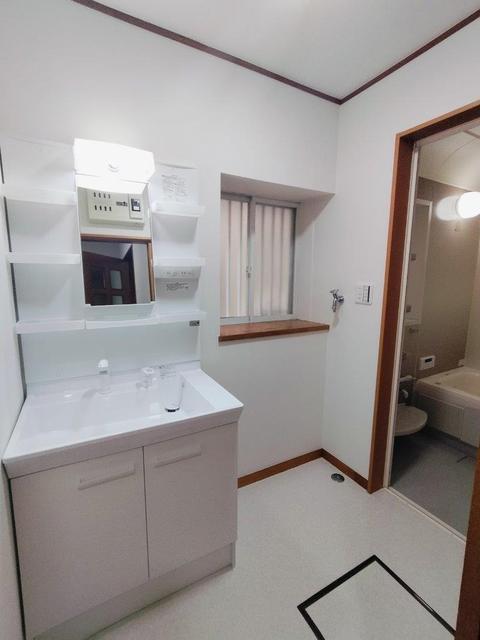 洗面設備　洗面台（２０２５年１０月交換）