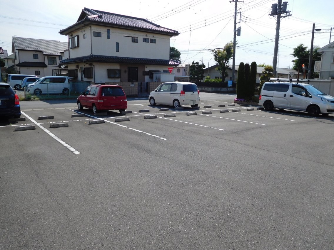 駐車場　敷地内駐車スペース