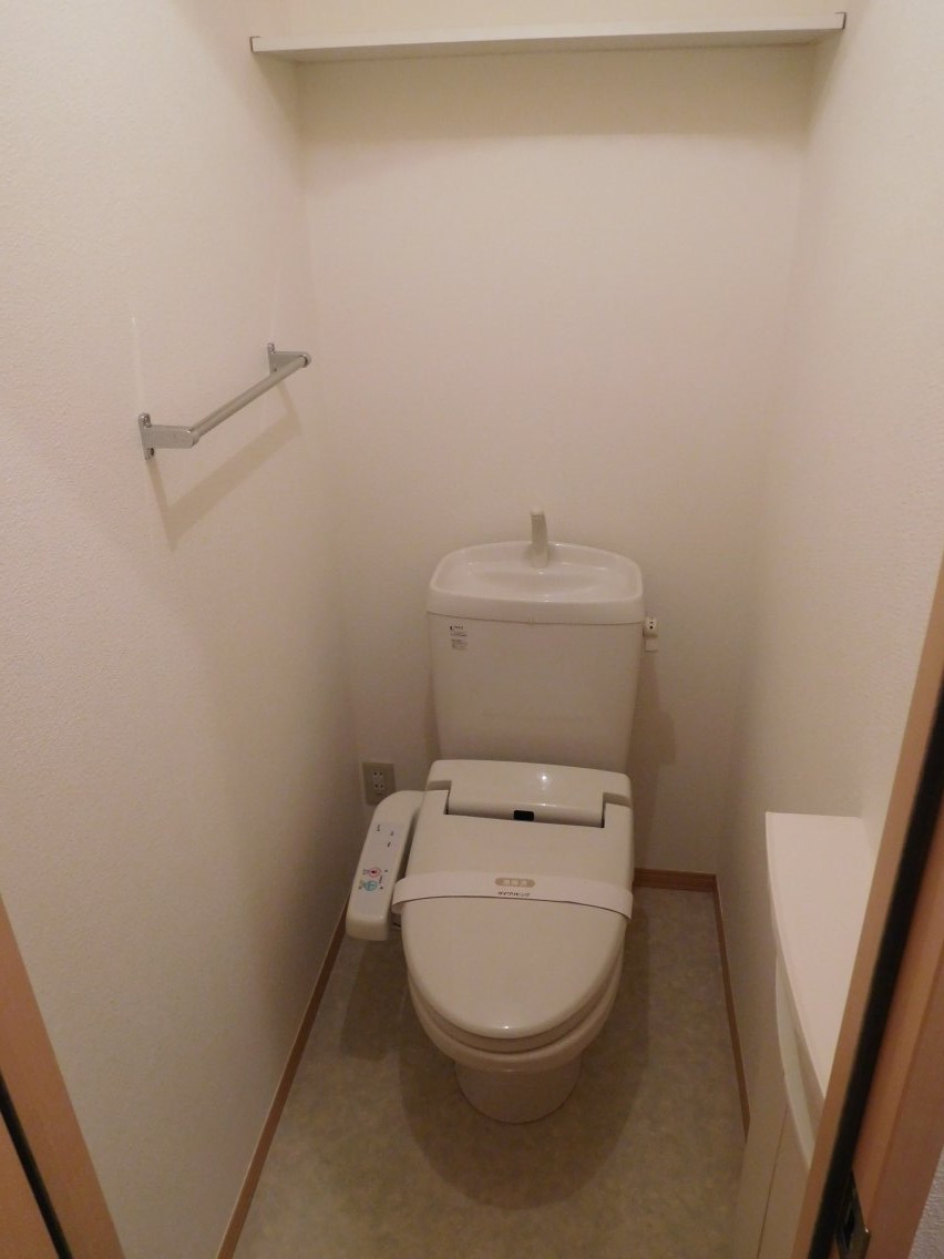 トイレ　温水洗浄便座付トイレ