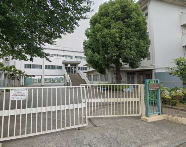 中学校　三鷹市立第五中学校（中学校）まで591m