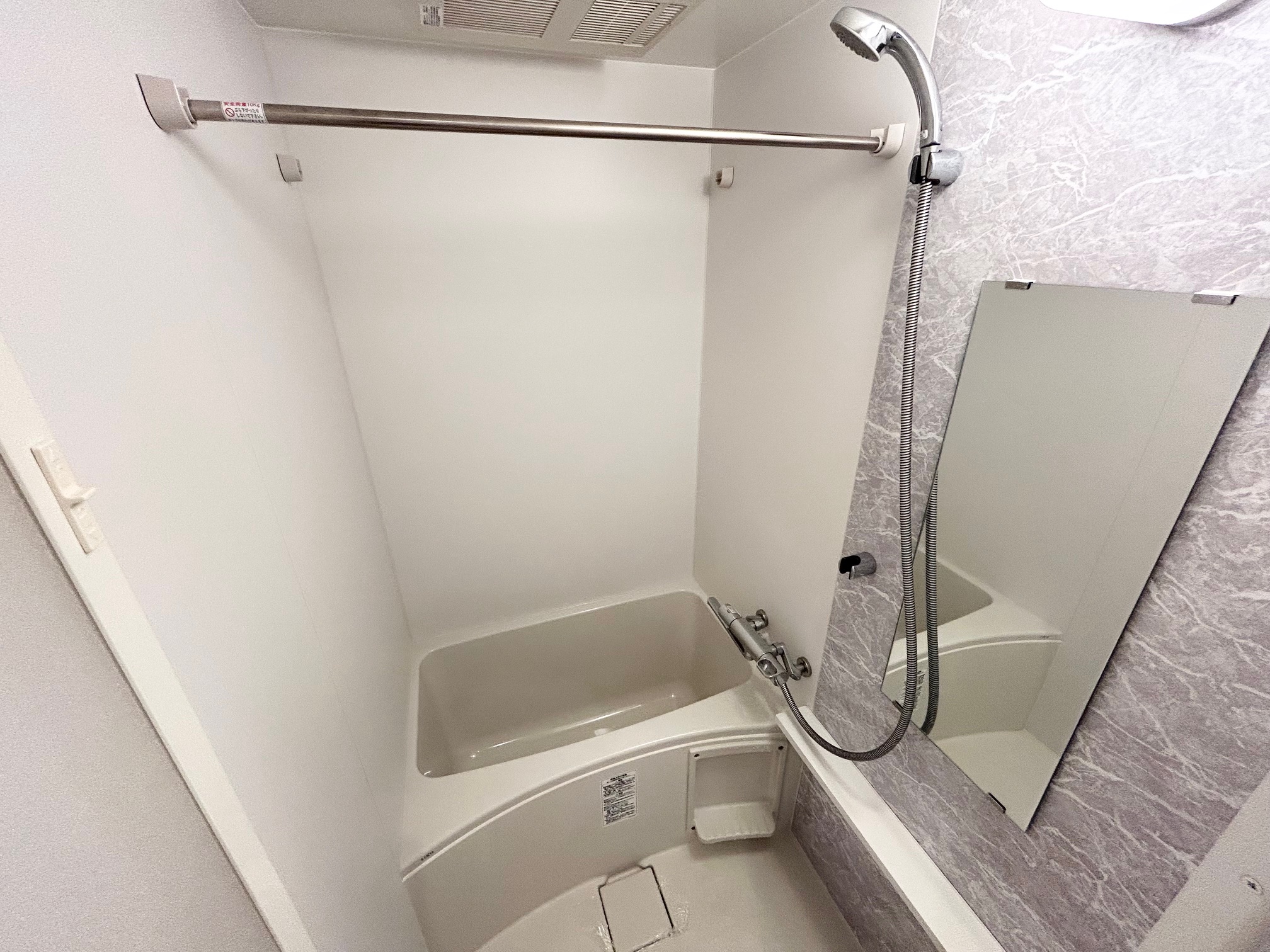 バス・シャワールーム　※写真は同マンションの別室内の写真になります