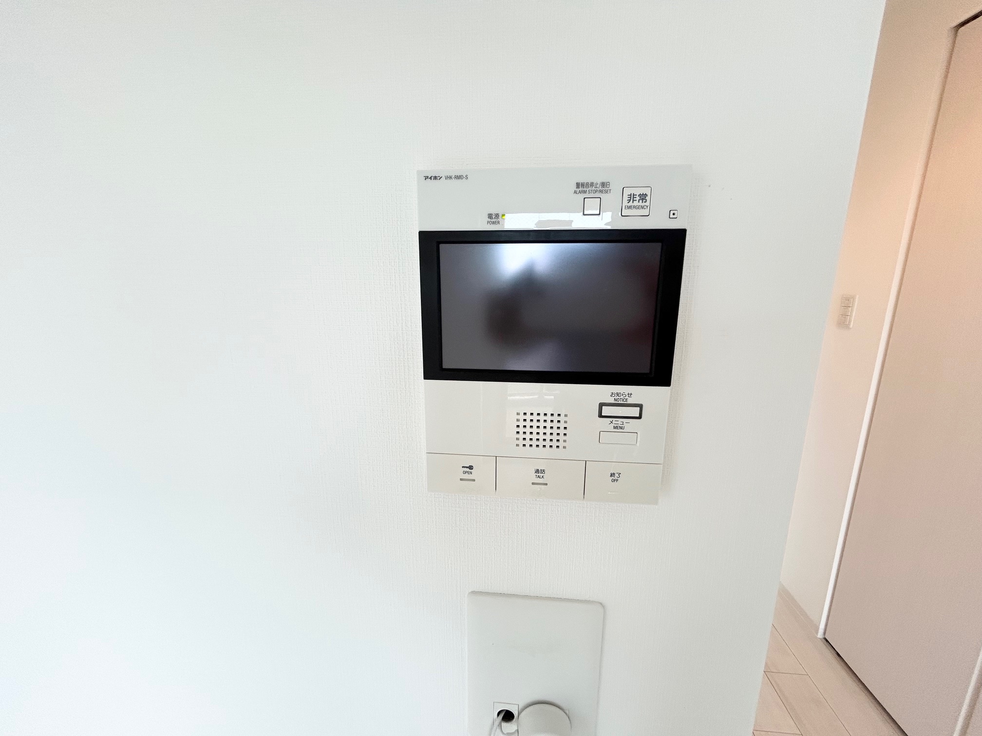 セキュリティ　TVモニター付きインターホン