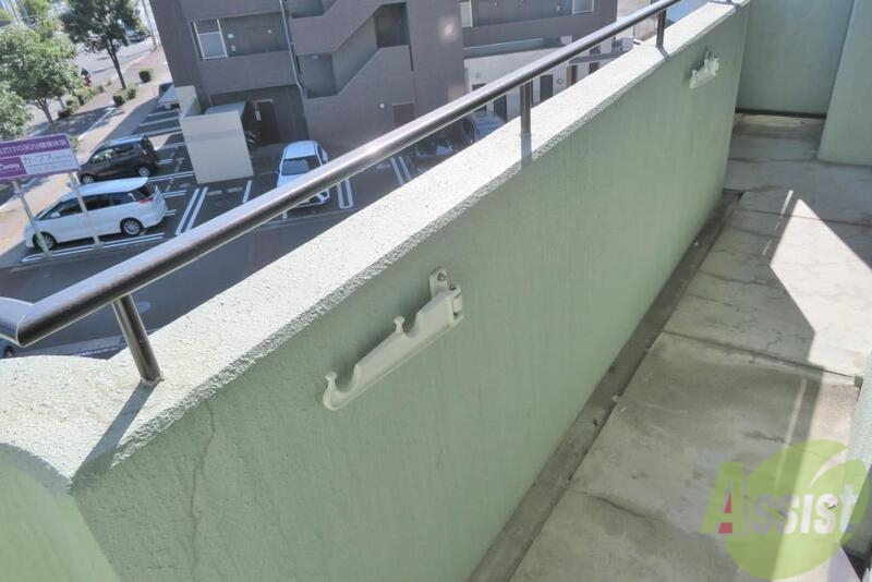 バルコニー　晴れた日の洗濯物もバッチリですね。