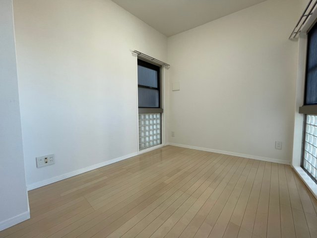 居室・リビング　こちらのリビングで趣味の時間をお楽しみください