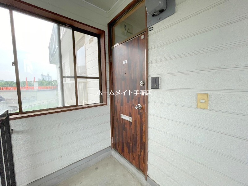 エントランス　玄関入り口です♪