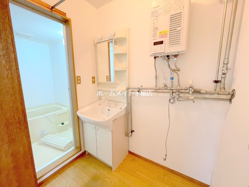 洗面設備　シャンプードレッサーで便利です♪