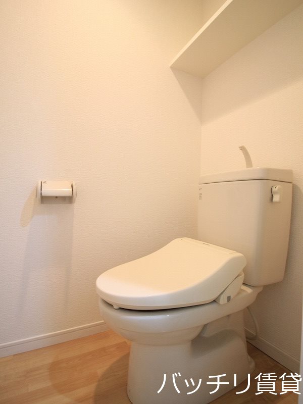 トイレ　別号室の画像。現況を優先します。