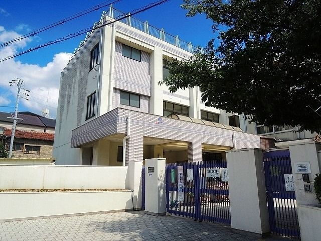 小学校　海老江東小学校（小学校）まで647m