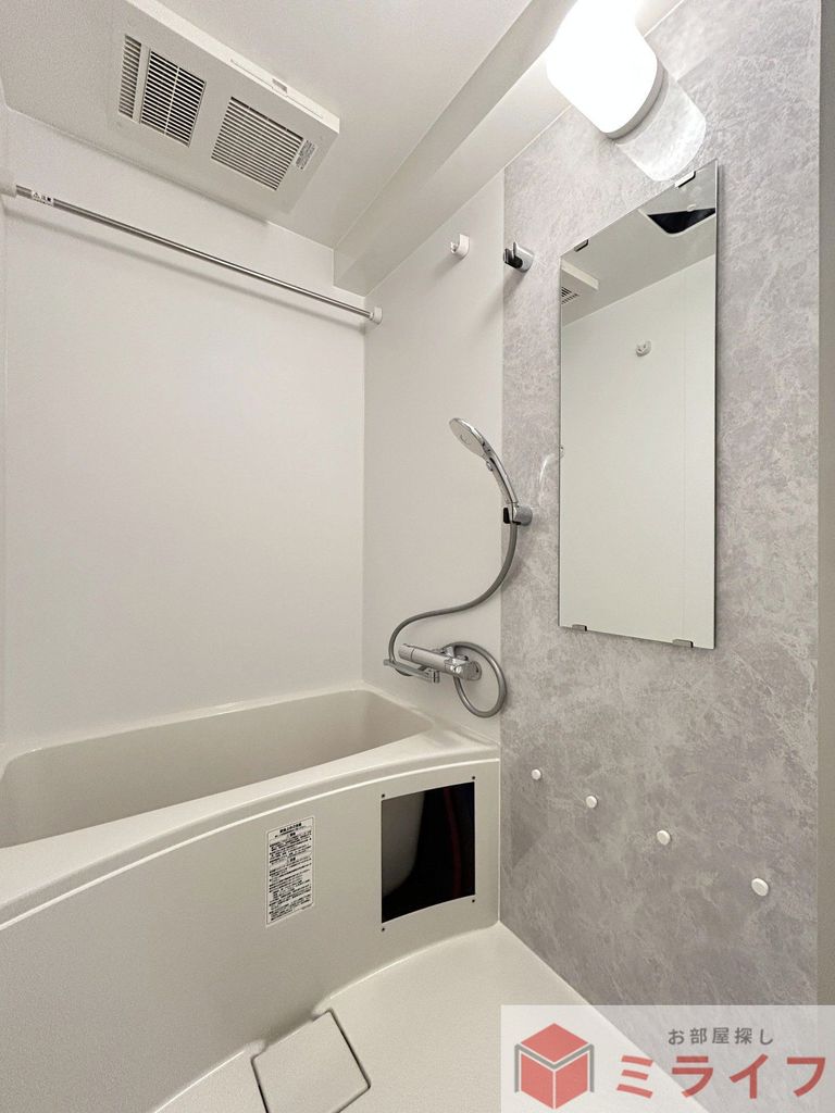 バス・シャワールーム　同施工会社・同仕様イメージ写真