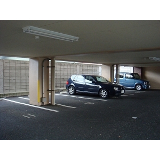 駐車場　敷地内駐車場