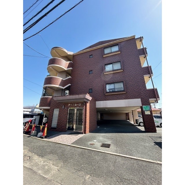建物外観　鉄筋コンクリート造　4階建
