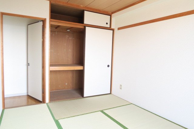 収納　たくさん収納できる押入れ。