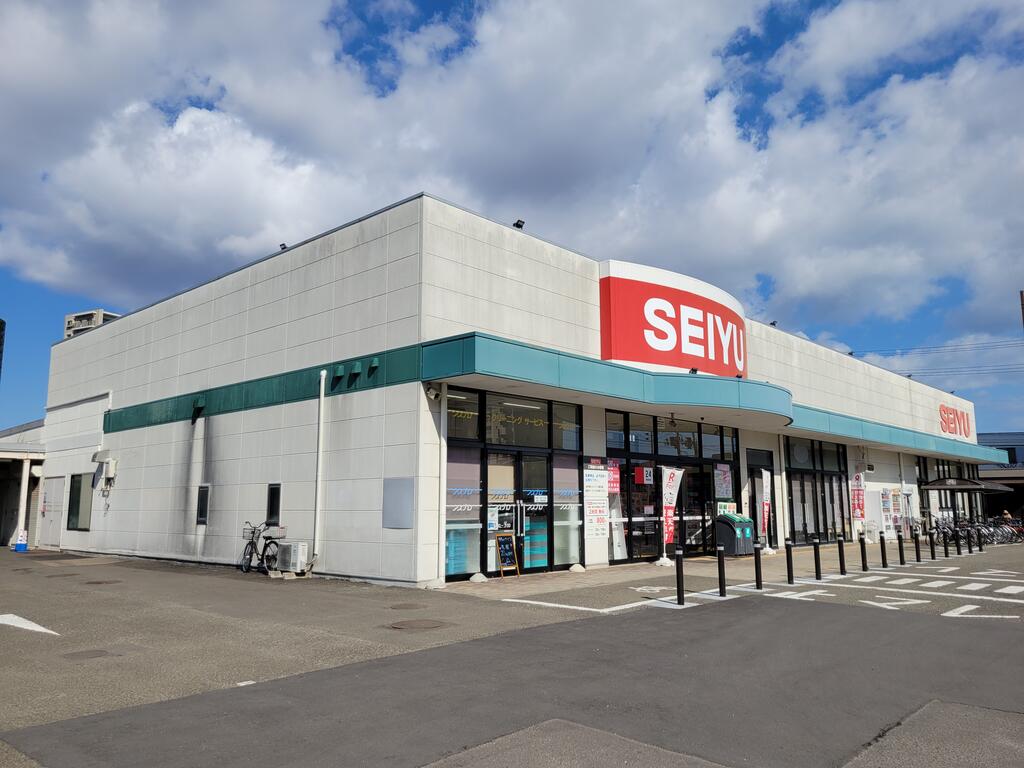 スーパー　西友南仙台店（スーパー）まで666m