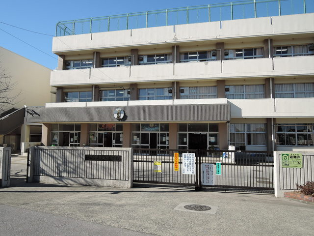 小学校　船橋市立法典西小学校（小学校）まで650m