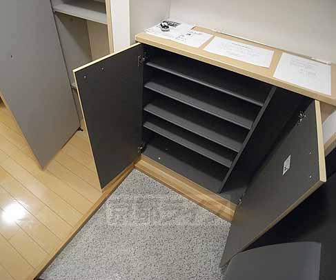 玄関　大容量の下駄箱付き