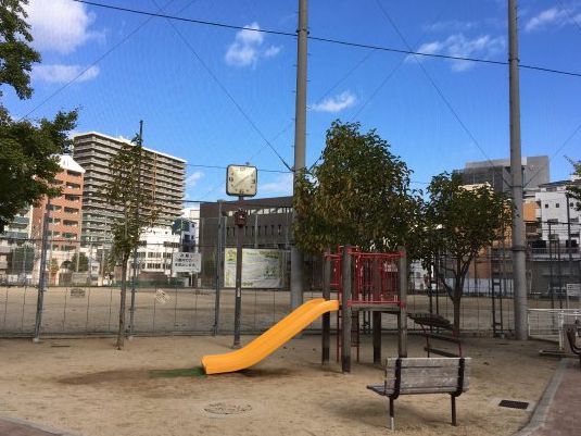 その他　与力町運動場（その他）まで450m