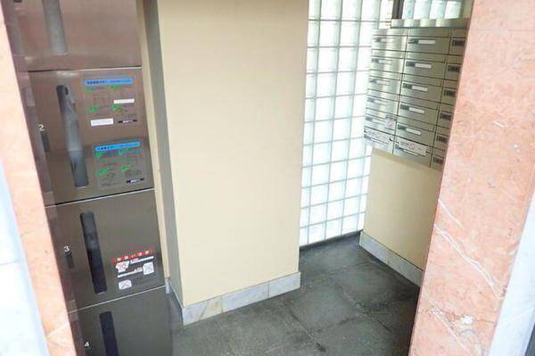ロビー　２４時間換気システム完備