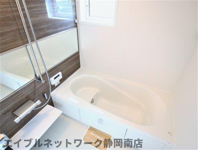 バス・シャワールーム　ゆったり過ごせるお風呂です