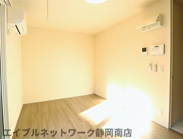 その他部屋・スペース　明るいリビングです