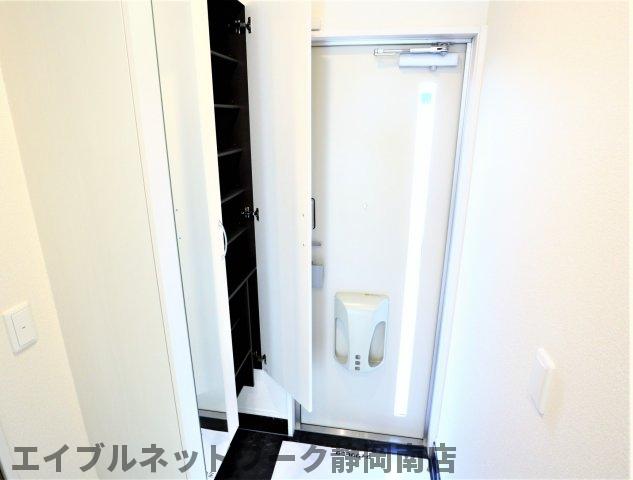 玄関　シューズボックス付きの玄関！