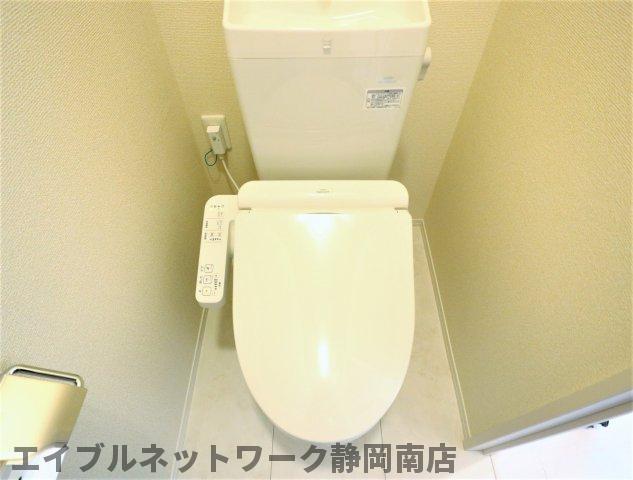 トイレ　温水洗浄便座付きトイレ♪