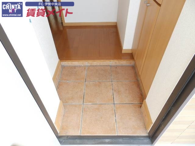 玄関　同型反転タイプ参考写真