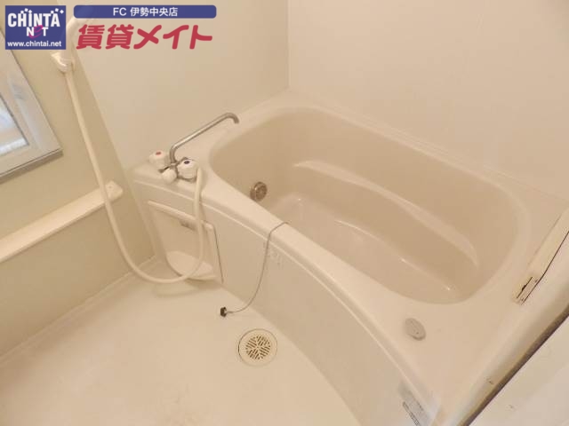 バス・シャワールーム　同型反転タイプ参考写真