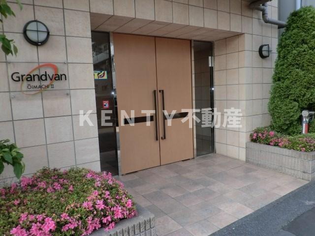 エントランス　ゆとりのあるエントランスです