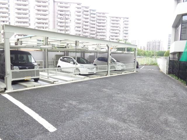 駐車場　駐車場
