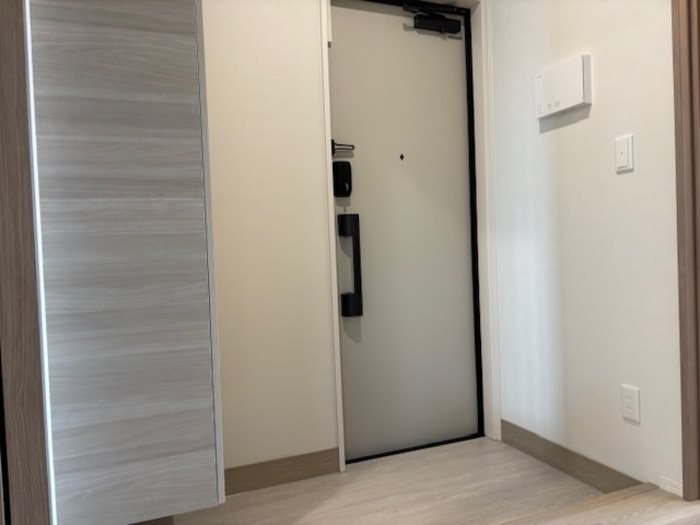玄関　・同型参考写真