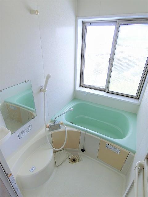 バス・シャワールーム　写真は同建物の別部屋を参考に掲載しております。